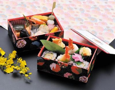 沖縄本島南部を中心に仕出し・会議弁当・イベント弁当・オードブルを提供している花華フーズです。天むす 1,728円 沖縄本島南部を中心に仕出し・会議弁当・イベント弁当・オードブルを提供している花華フーズです。天むす 1,728円